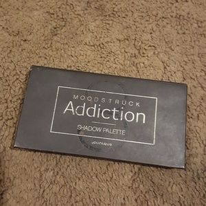 Moodstruck addiction 3 eyeshadow pallet